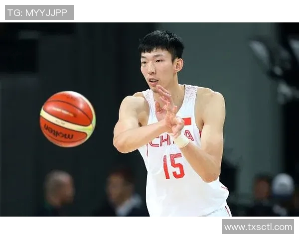 足球明星周琦精彩瞬间图片集展现他的运动魅力与风采